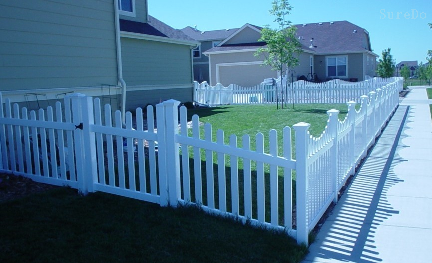 HF305 Vinyl Fence With Scallop Picket